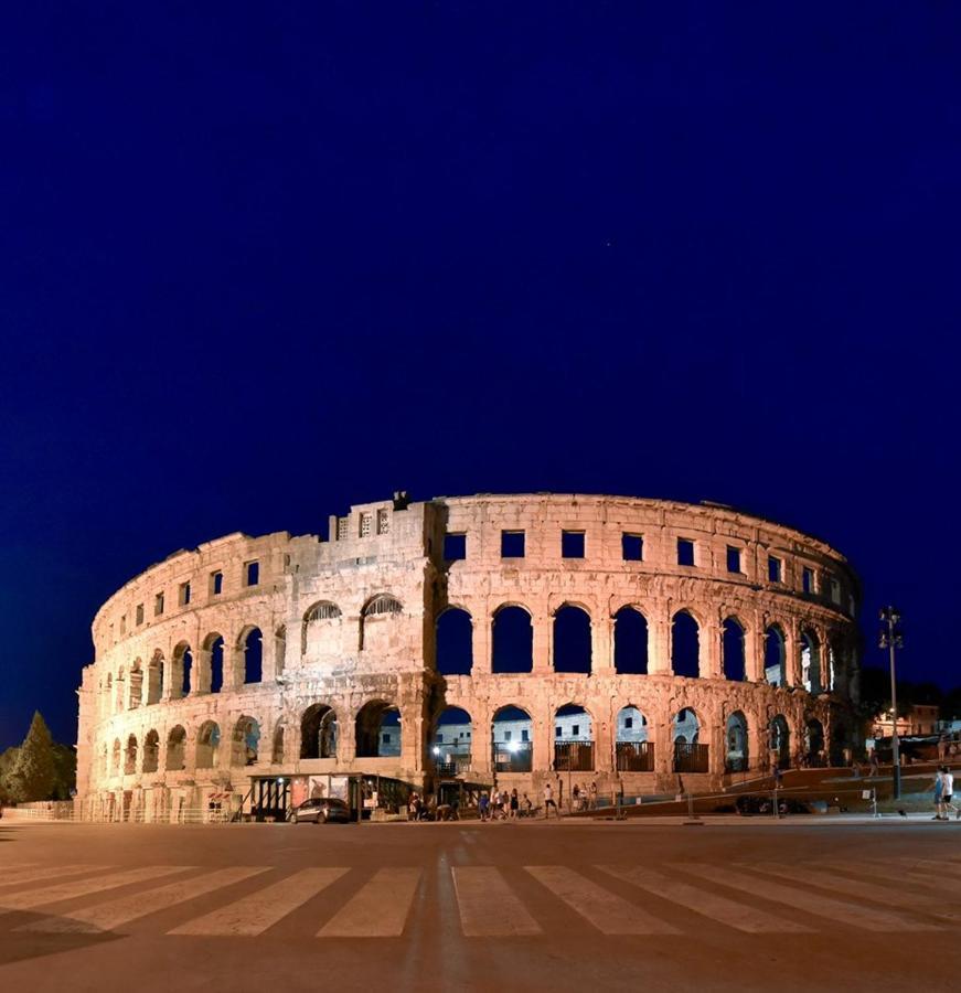 Top App 5 Min Arena Amphitheater Pula Exterior photo
